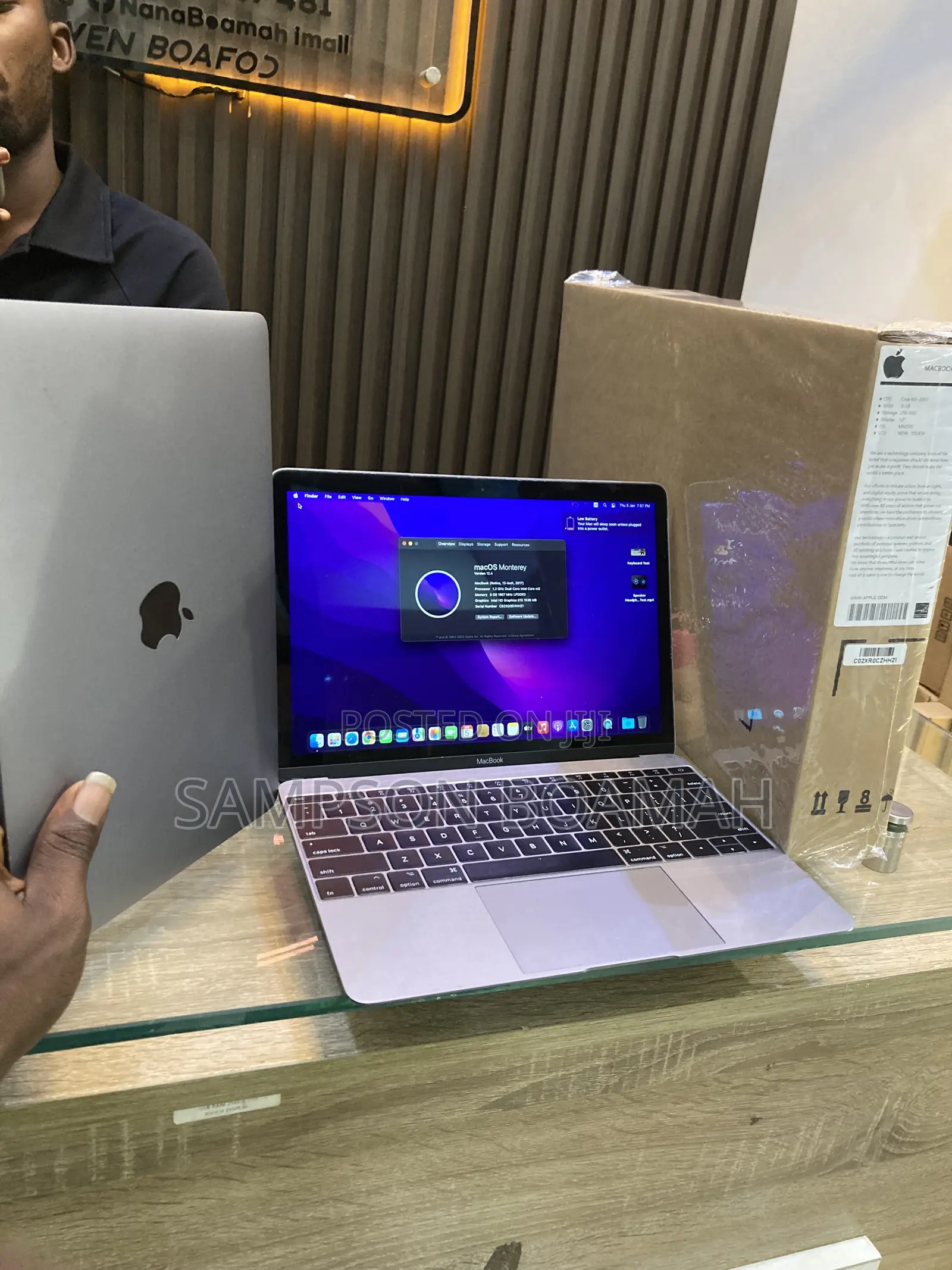 New Laptop Apple MacBook 2016 8GB Intel Core M3 SSD 256GB