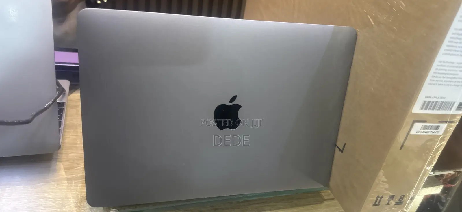 New Laptop Apple MacBook Air 8GB Intel Core M3 SSD 256GB