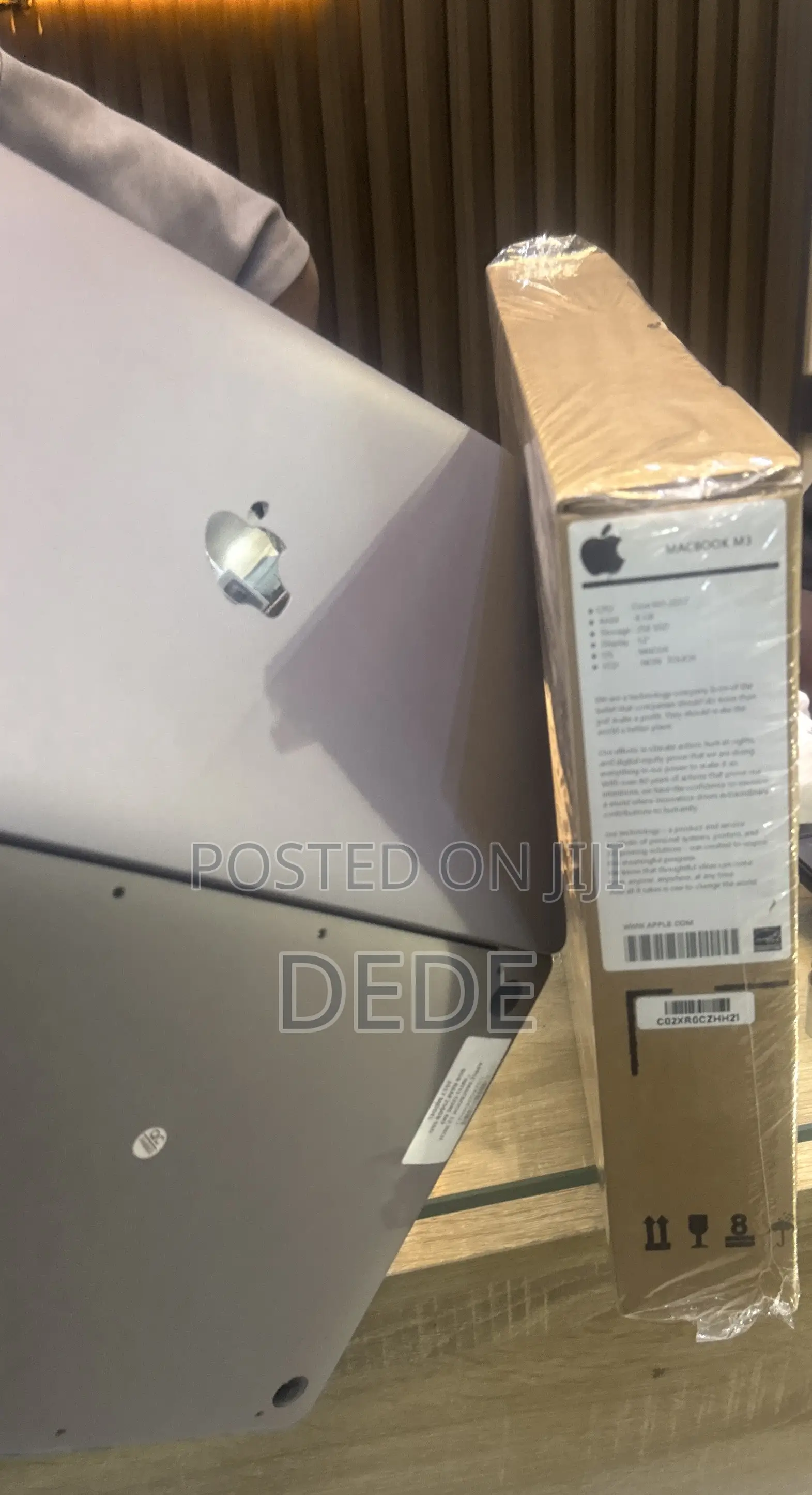 New Laptop Apple MacBook Air 8GB Intel Core M3 SSD 256GB