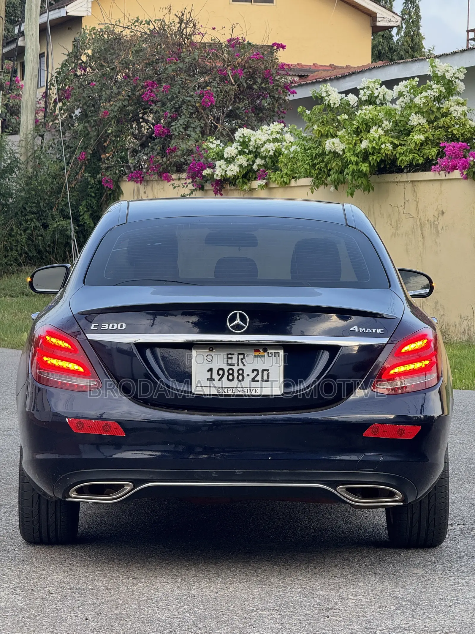 Mercedes-Benz C300 Luxury Sedan RWD (2.0L 4cyl 7A) 2017 Blue