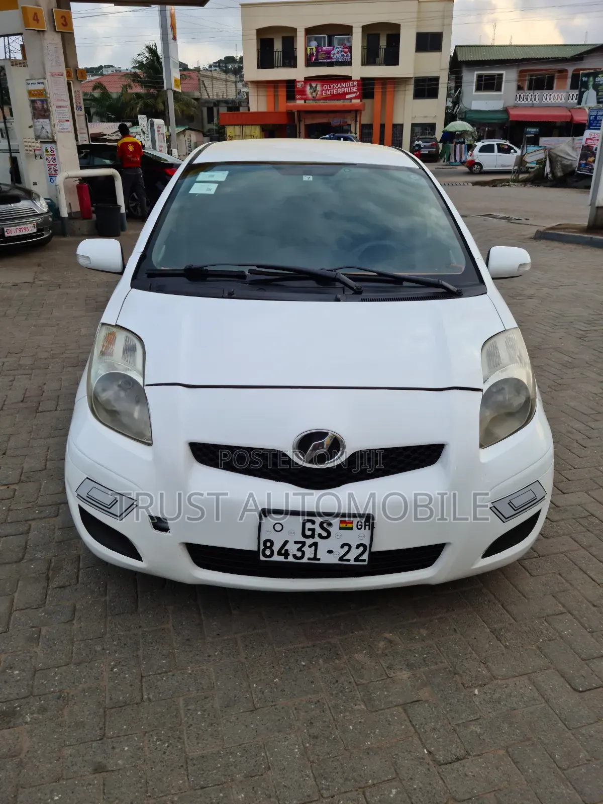 Toyota Vitz 2009 Off white