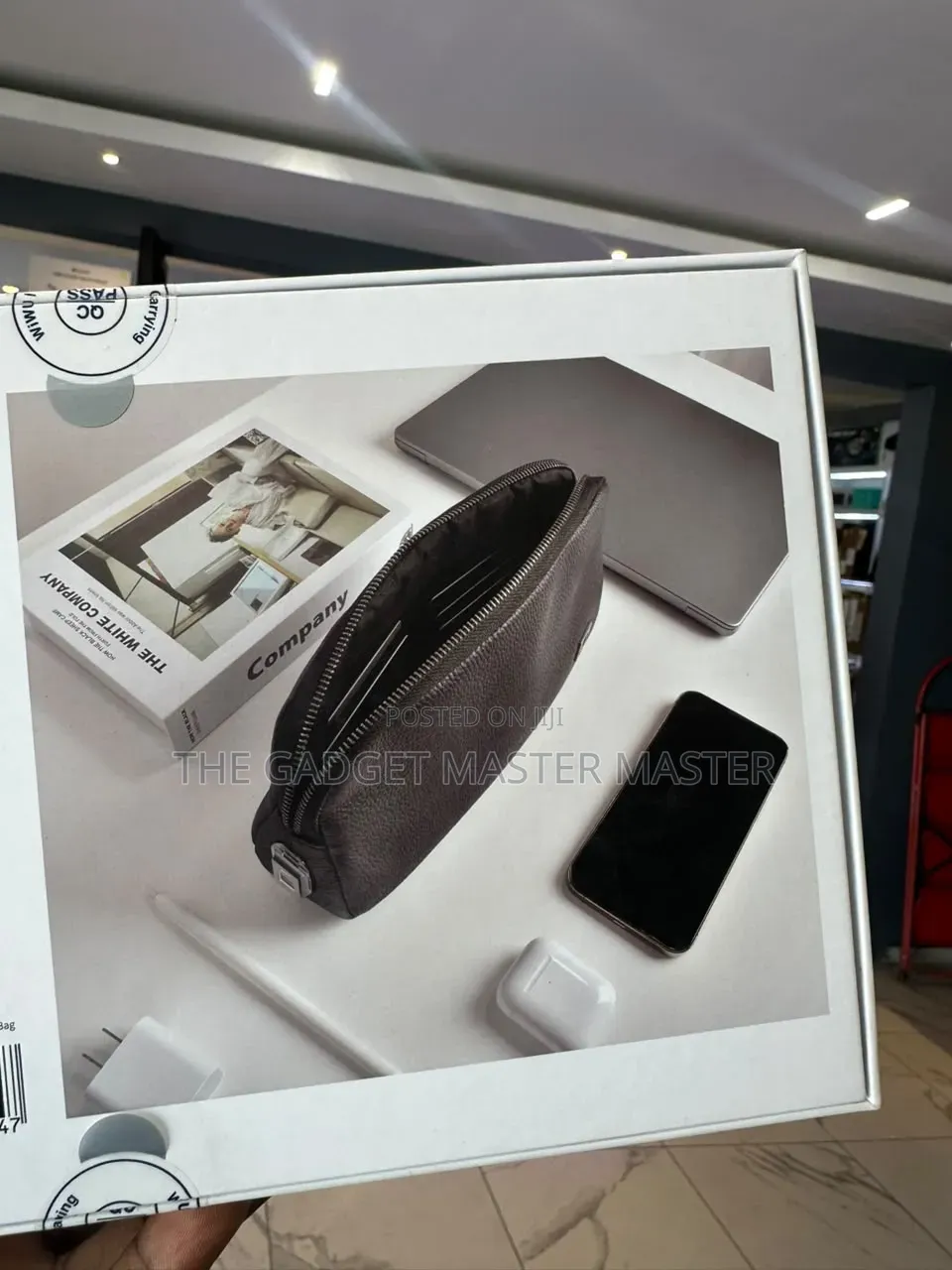 Wiwu Alpha Fingerprint Lock Clutch Bag