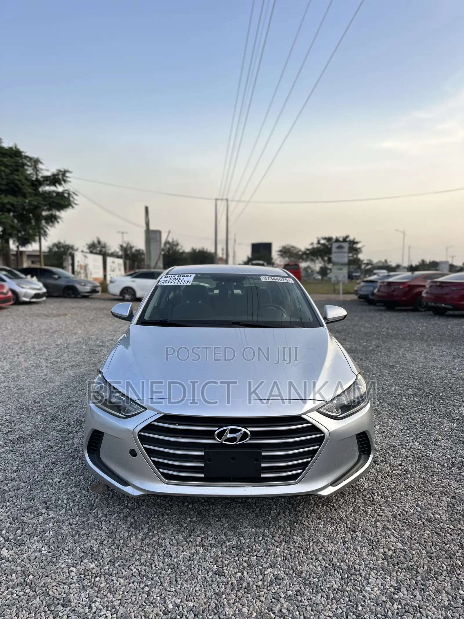 Hyundai Elantra SE Sedan FWD (2.0L 4cyl 6M) 2017 Silver