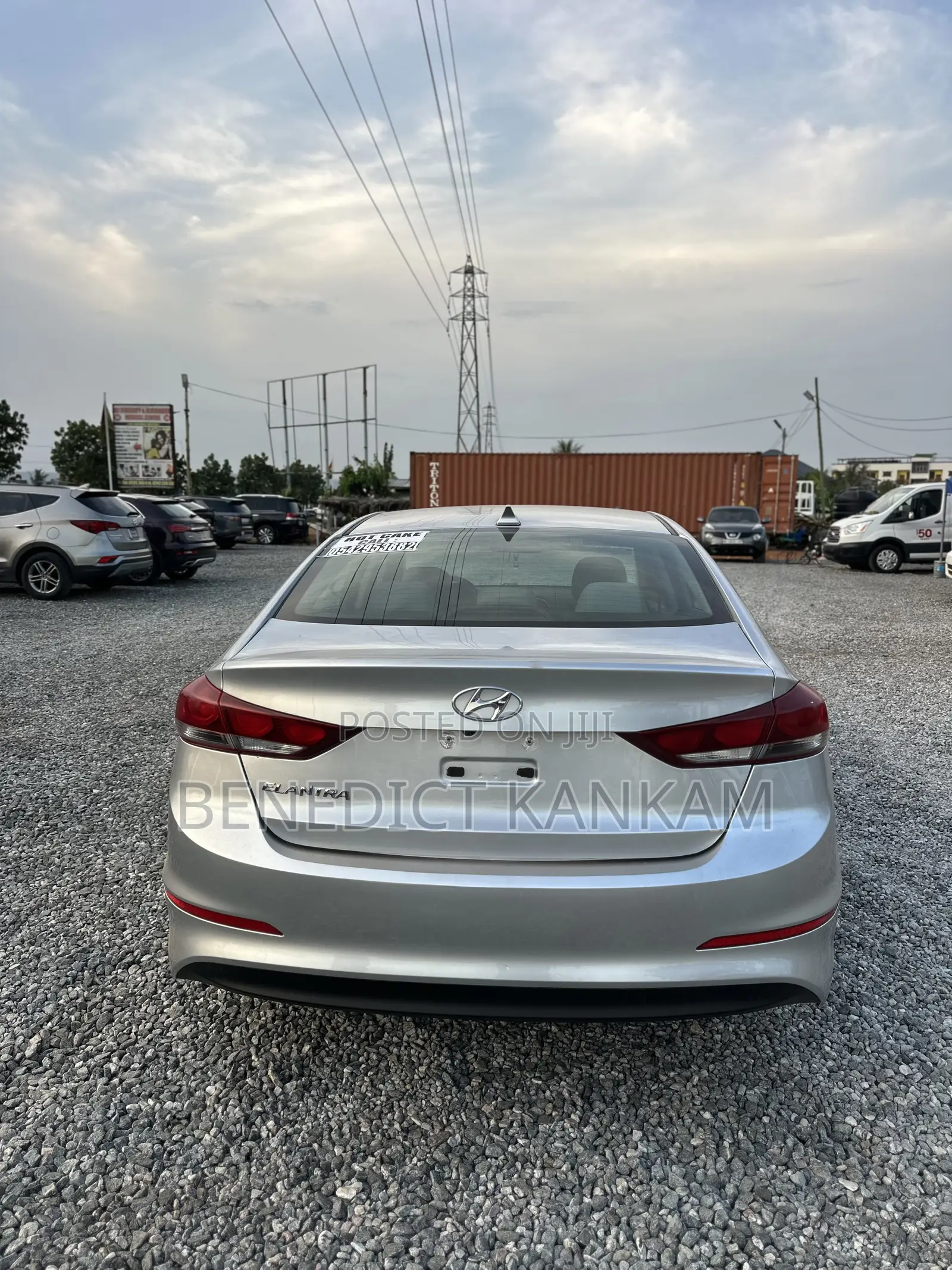 Hyundai Elantra SE Sedan FWD (2.0L 4cyl 6M) 2017 Silver