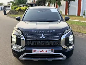 Mitsubishi Outlander SE 2022 Gray