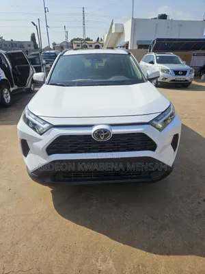 Toyota RAV4 XLE Premium 2026 White