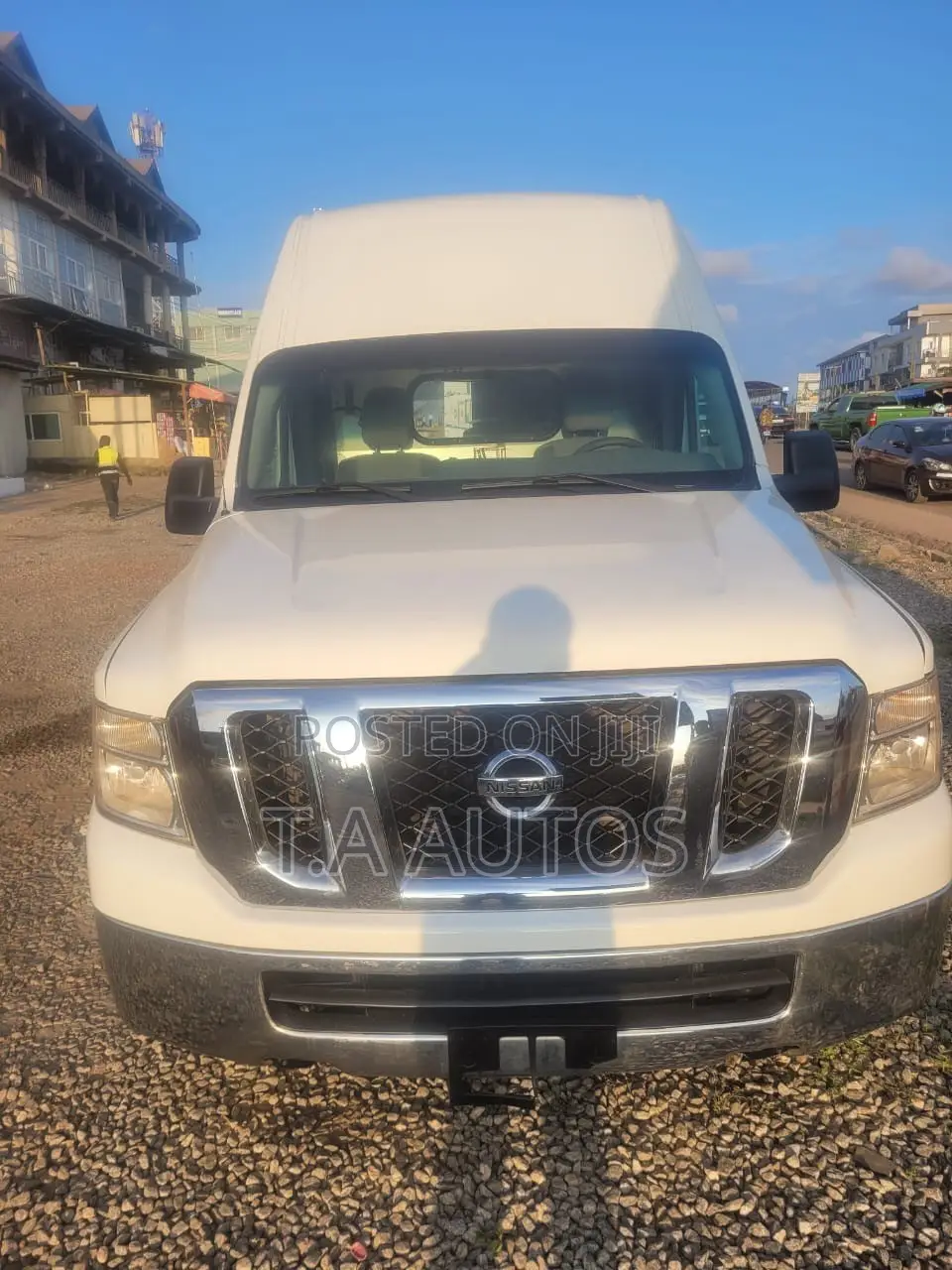 Nissan Caravan (Urvan) 2017 White