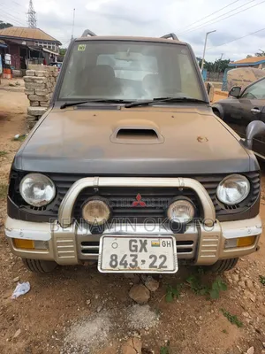 Mitsubishi Pajero Junior 1997 Black