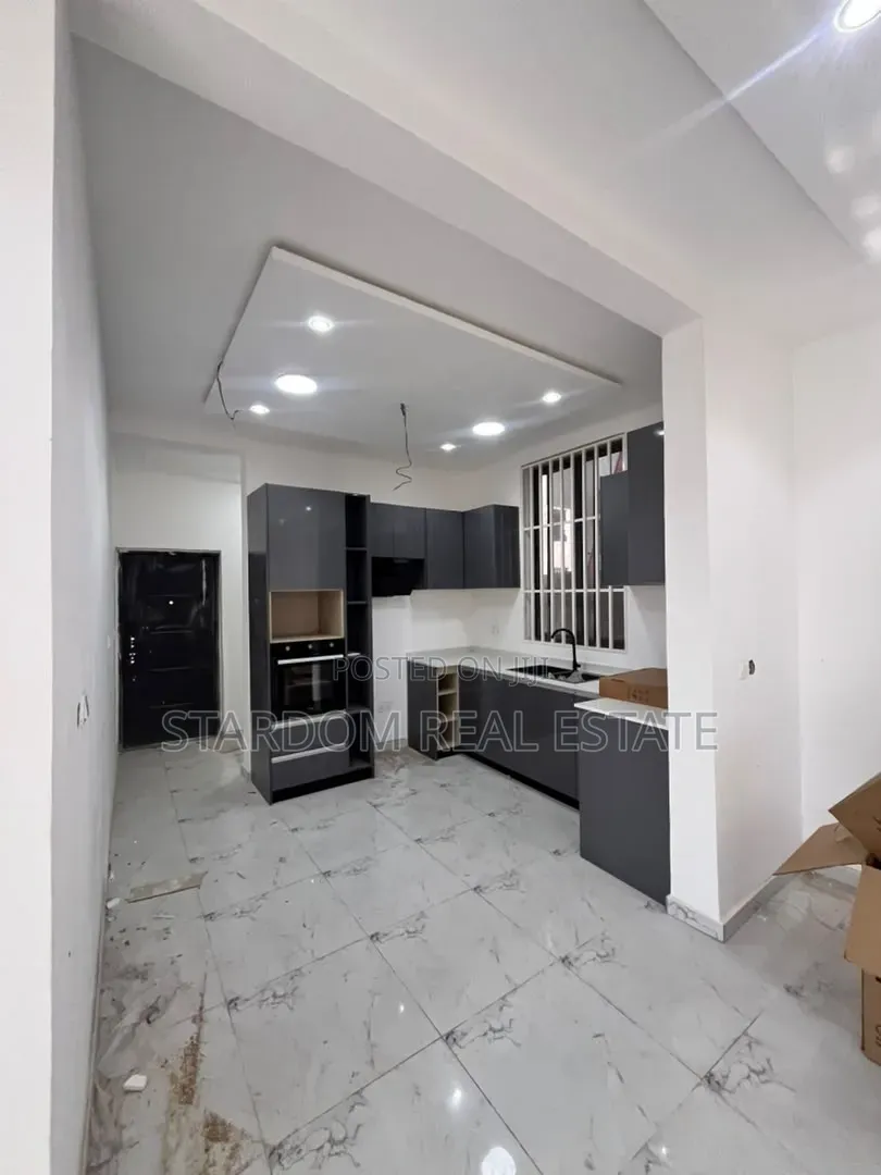 3bdrm Duplex in East Legon, American House for rent