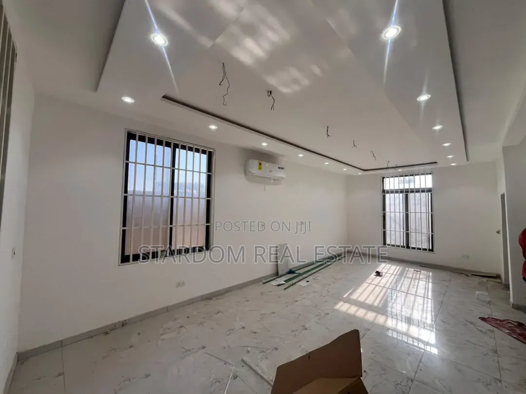 3bdrm Duplex in East Legon, American House for rent