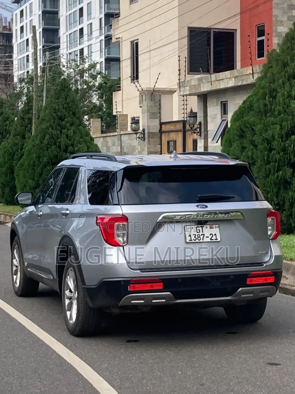 Ford Explorer 2021 Silver