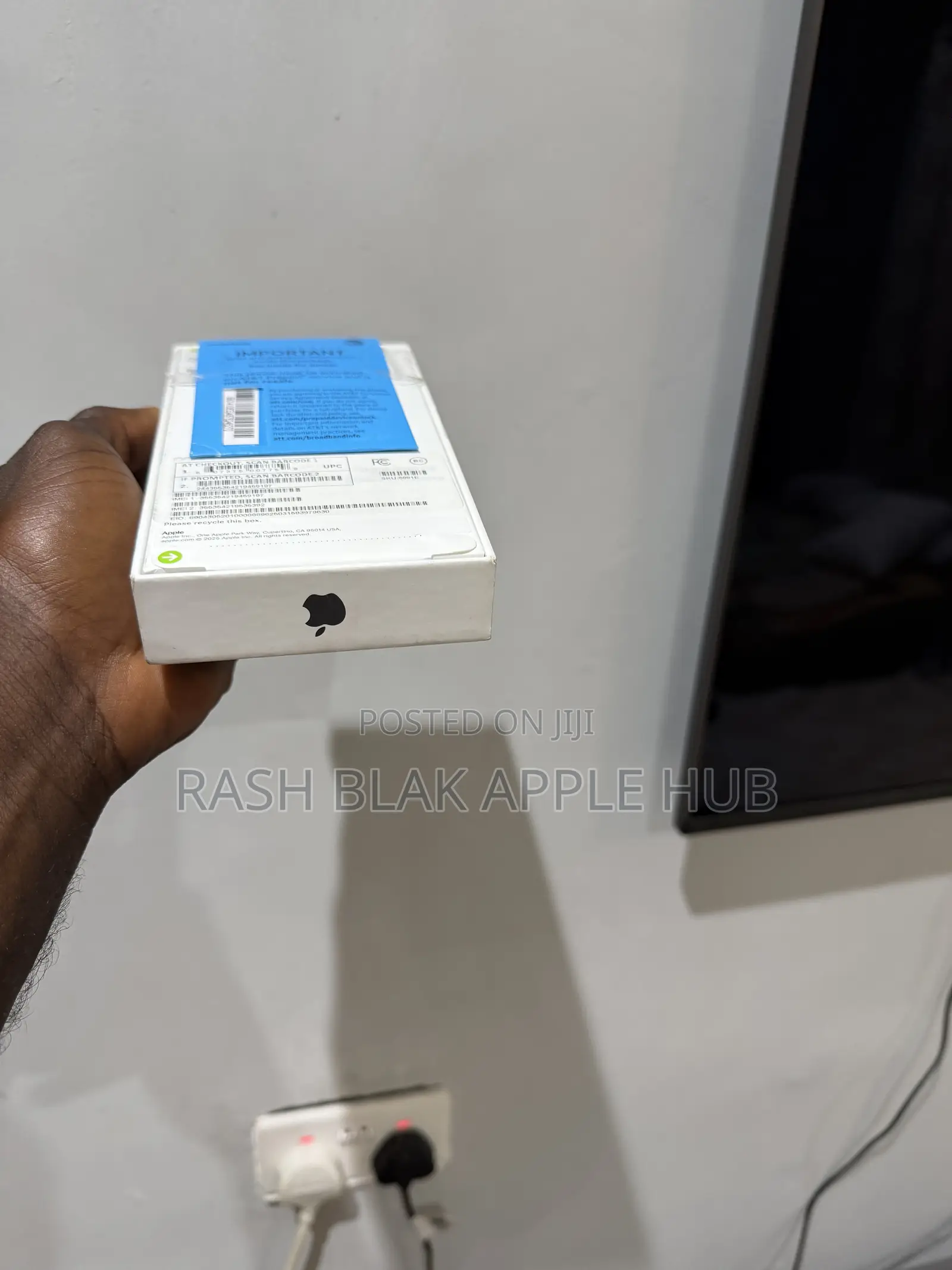 New Apple iPhone 16e 128 GB Black