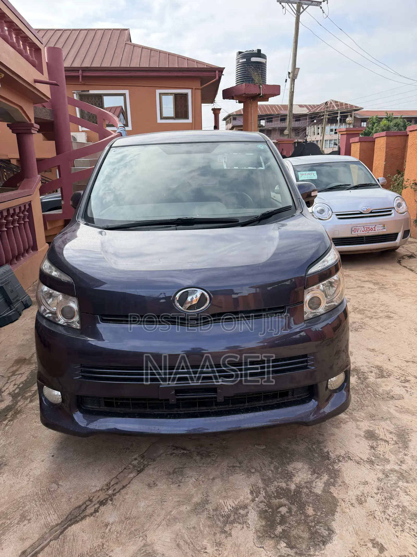 Toyota Voxy V 4WD 8-Seater 2010 Blue