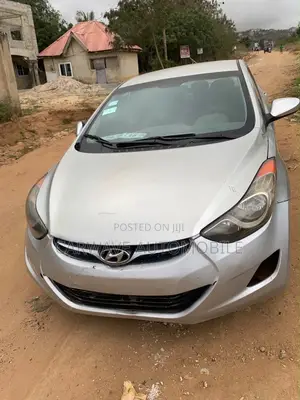 Hyundai Elantra Limited Sedan FWD (1.8L 4cyl 6A) 2013 Silver