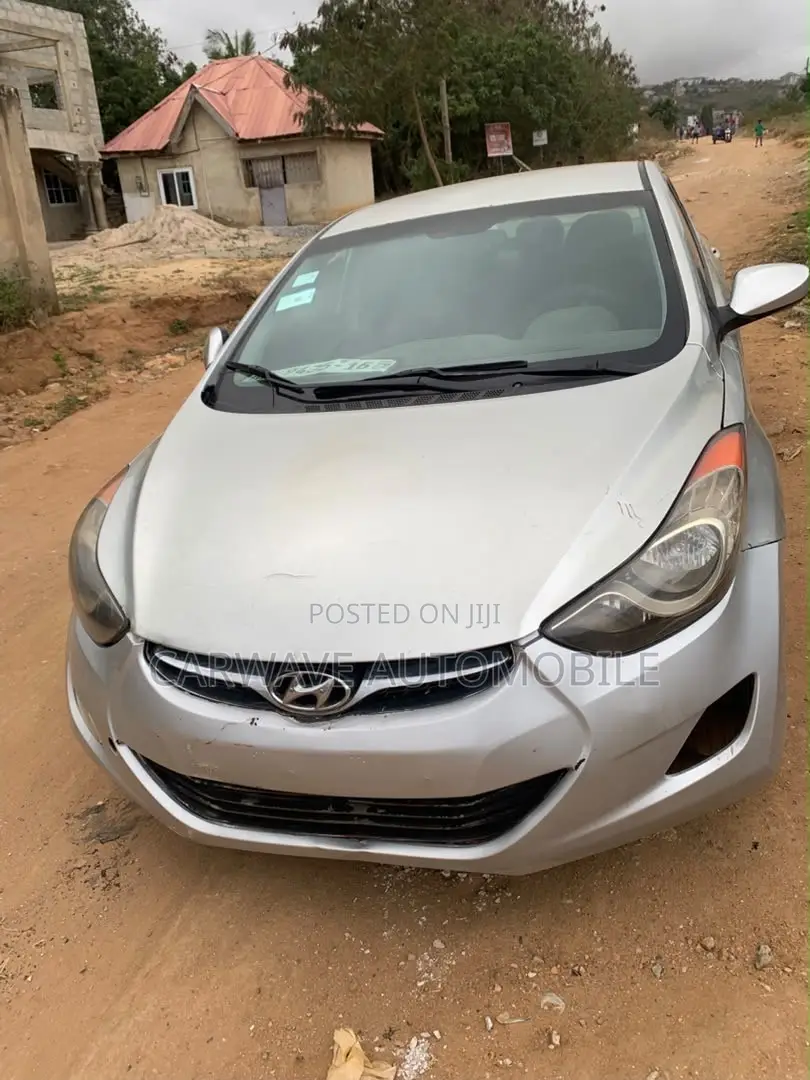 Hyundai Elantra Limited Sedan FWD (1.8L 4cyl 6A) 2013 Silver