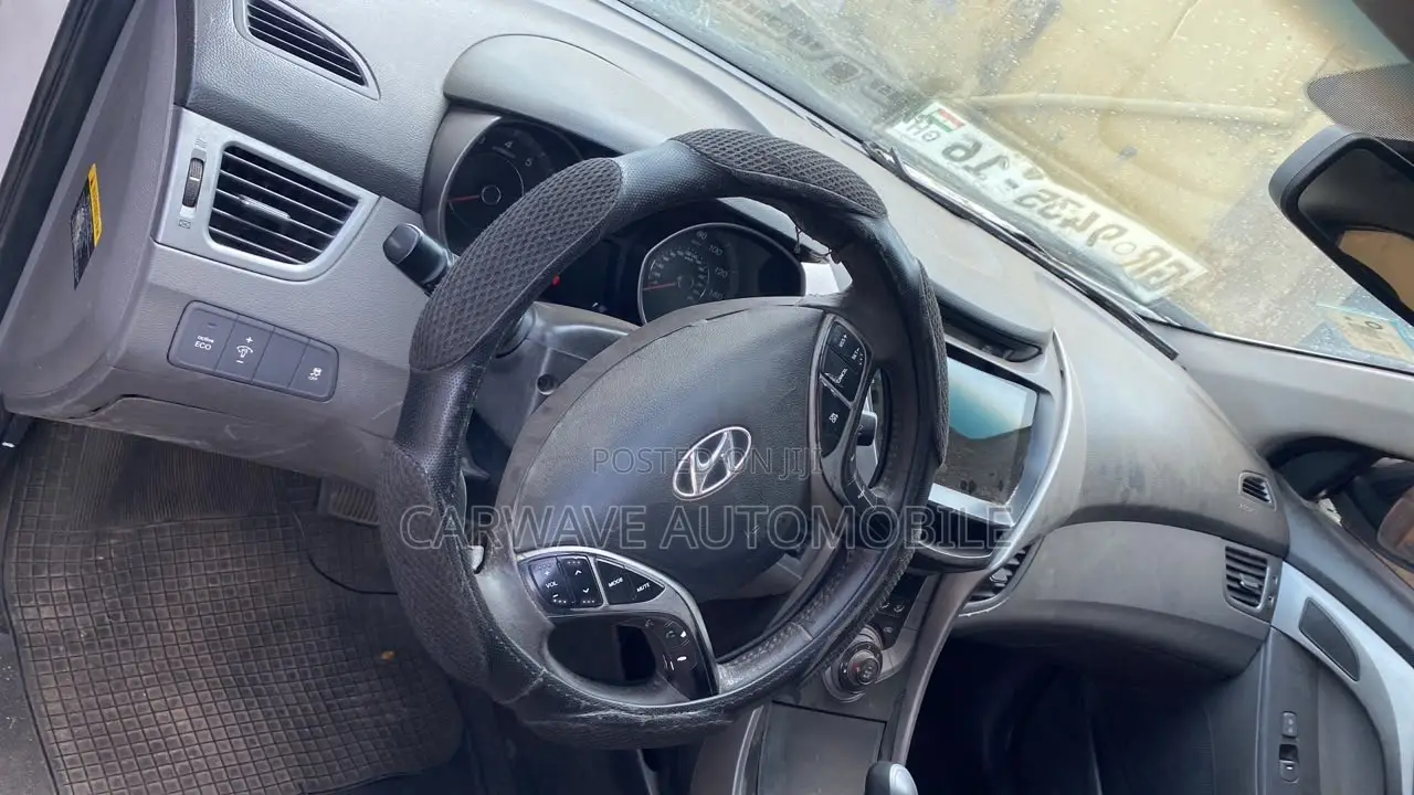 Hyundai Elantra Limited Sedan FWD (1.8L 4cyl 6A) 2013 Silver