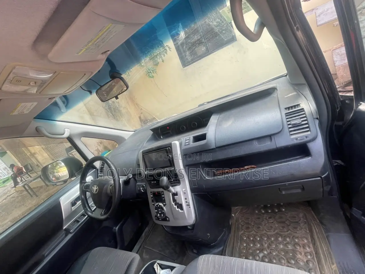 Toyota Voxy X 2WD 8-Seater 2013 Black