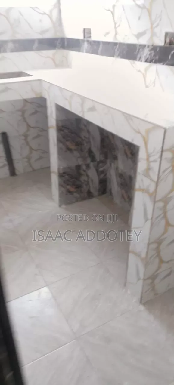 1bdrm Apartment in Sakumono Estate, Baatsona Total for rent