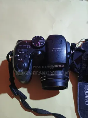 Untexted UK Camera Fujifilm Finepix S Series 10mp
