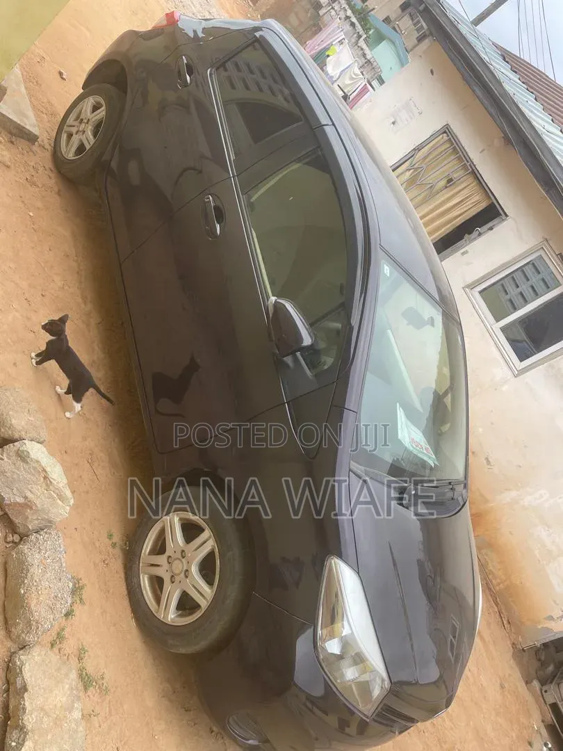 Toyota Vitz 1.3 AWD 3dr 2013 Black