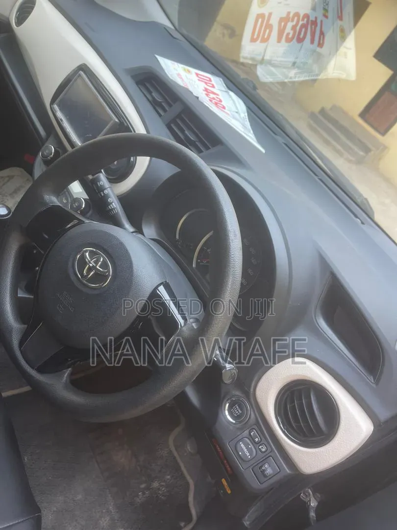 Toyota Vitz 1.3 AWD 3dr 2013 Black