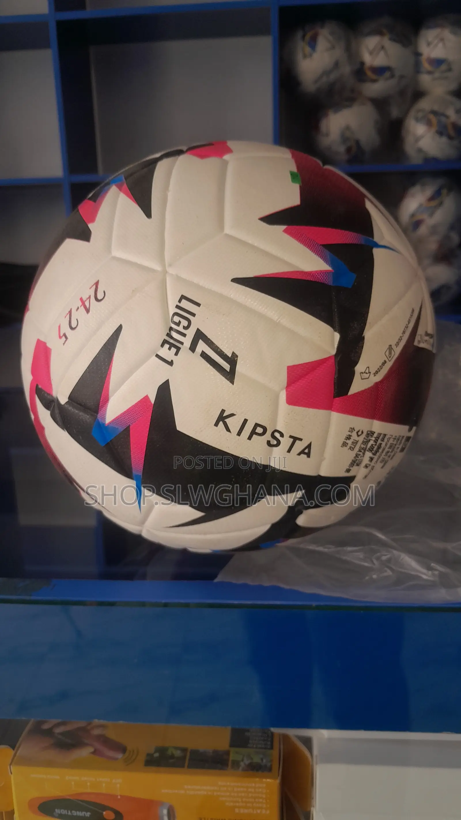 Kipsta Footballs