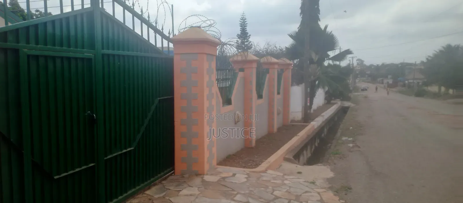 3bdrm House in Cfc Estate Dome for rent