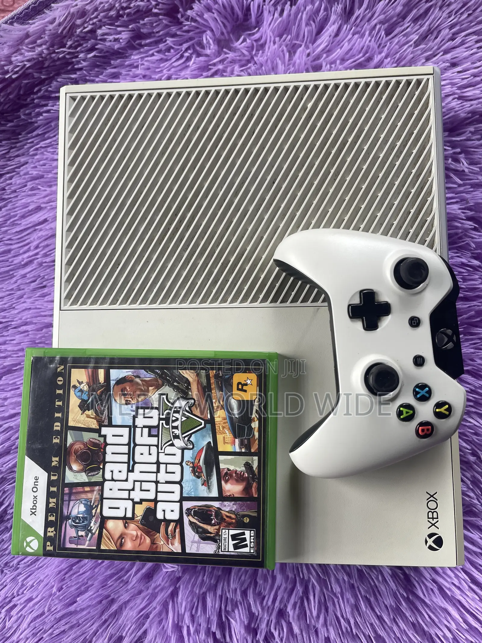 Xbox One, White