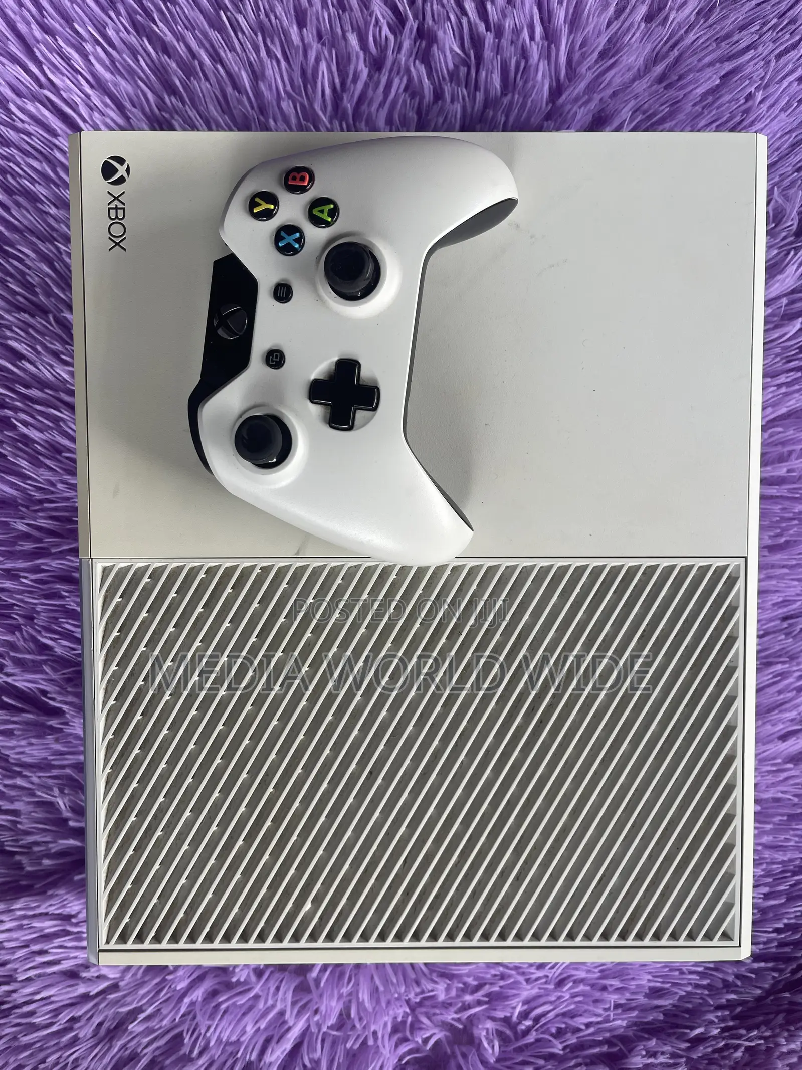 Xbox One, White