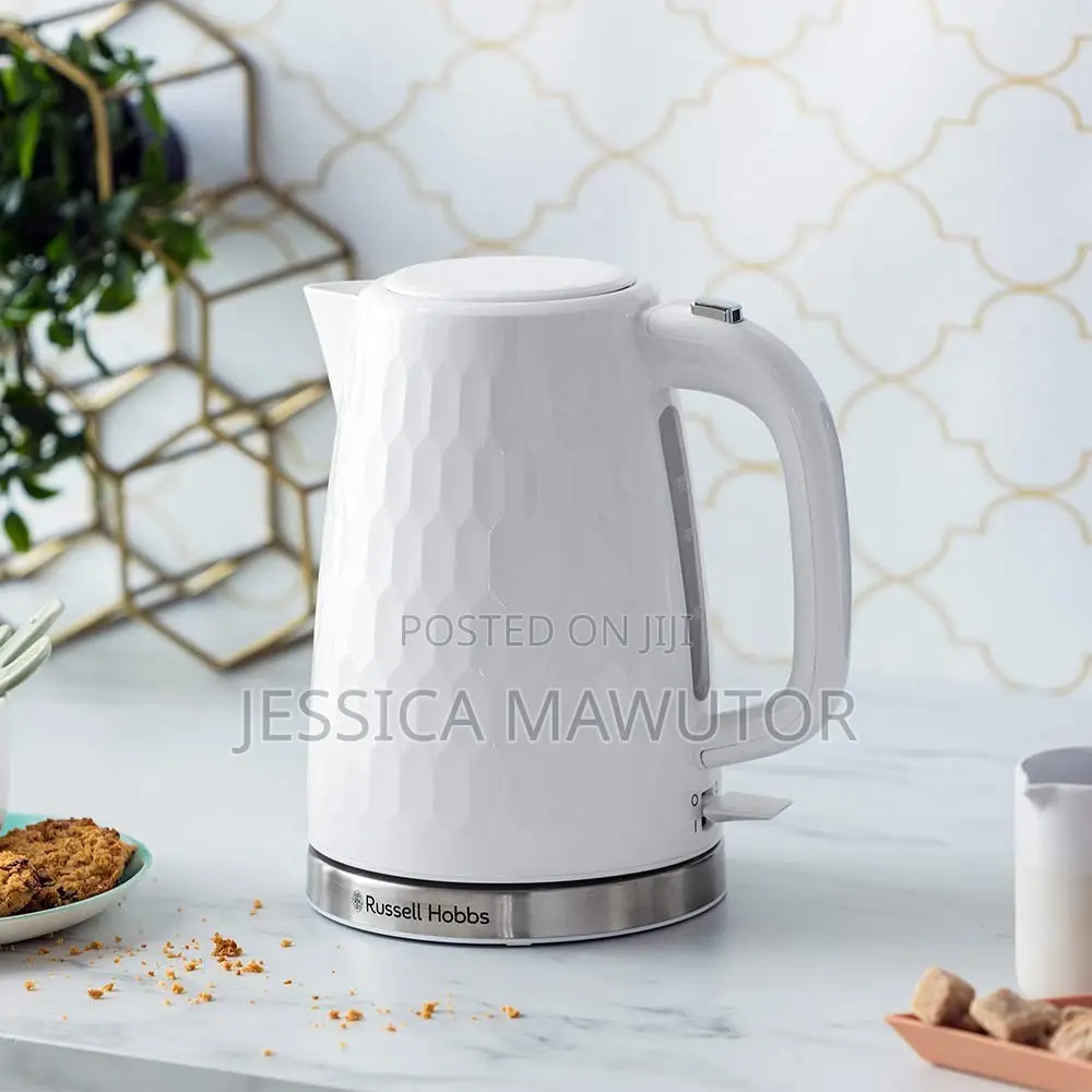 Russell Hobbs Honeycomb Kettle (1.7L, 3kW) Is a Fast-Boiling Electric