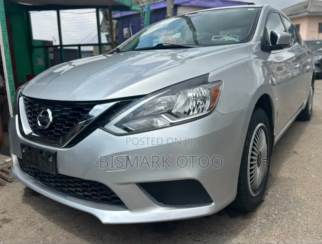 Nissan Sentra S 2016 Silver