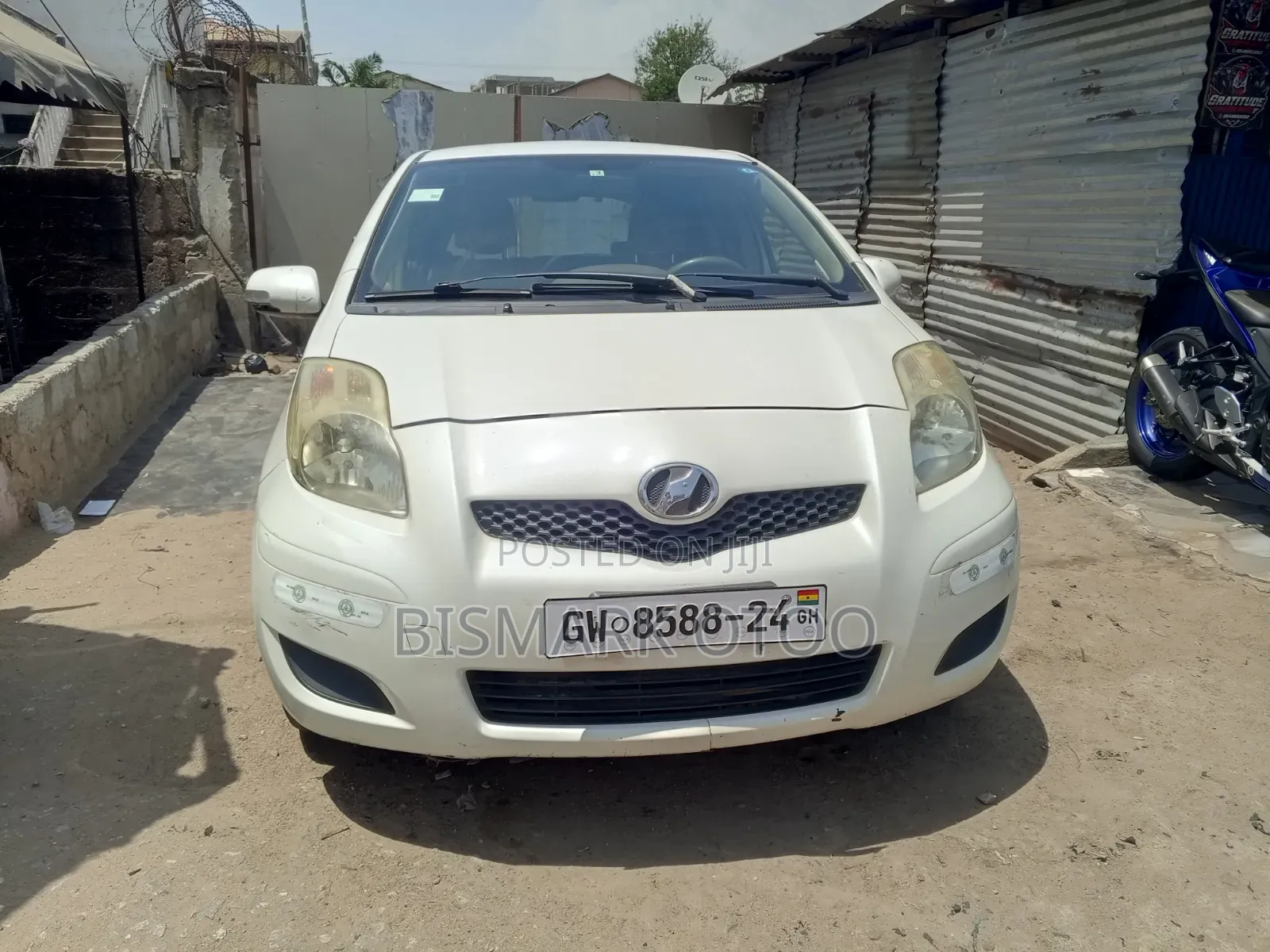 Toyota Vitz 1.3 AWD 5dr 2010 White