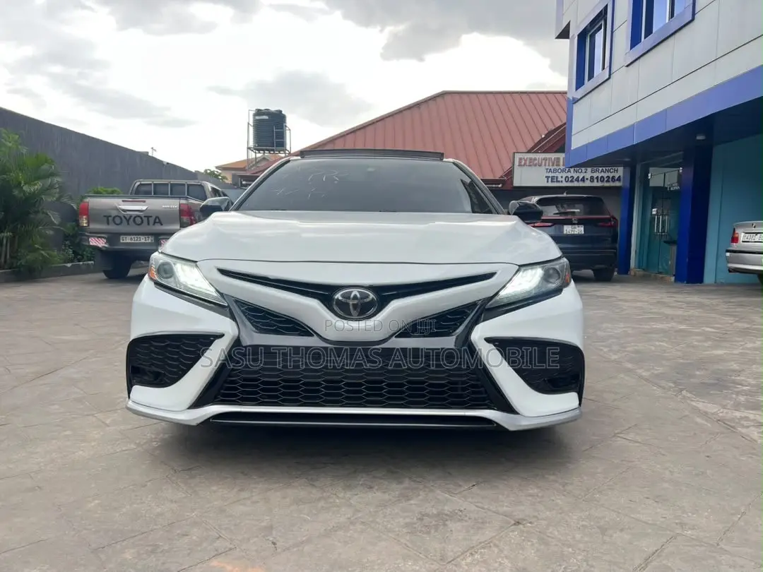 Toyota Camry 2020 White