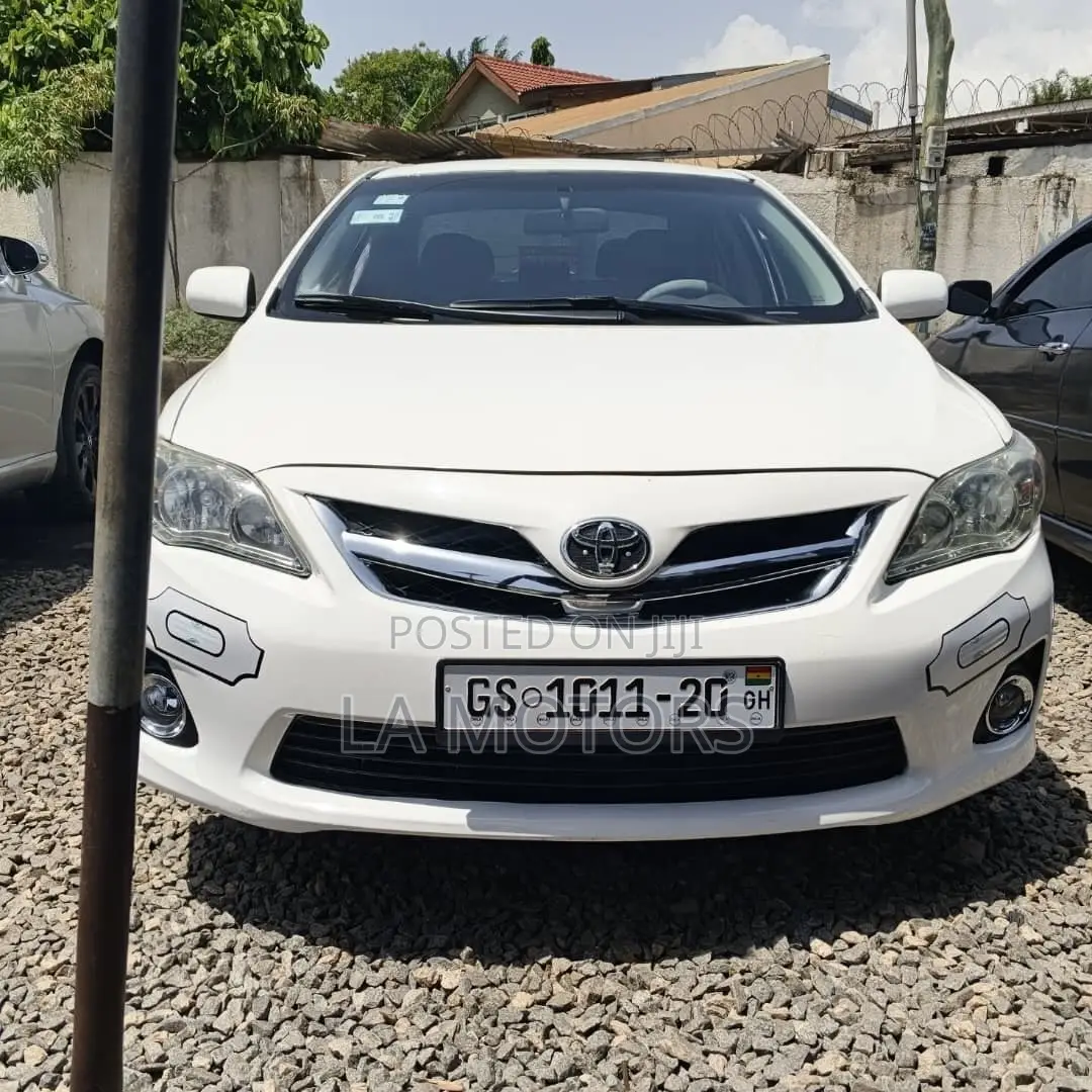 Toyota Corolla 2013 White