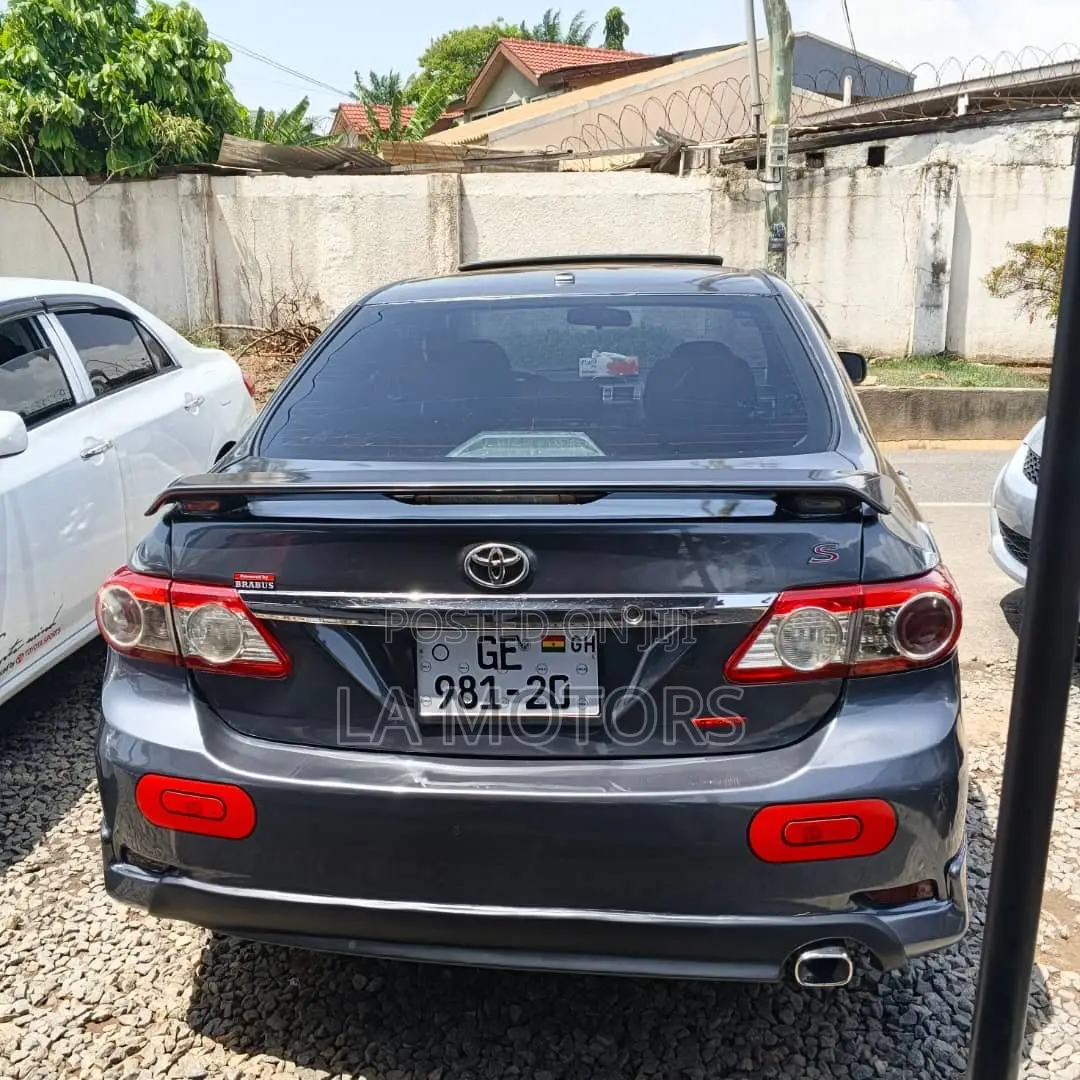 Toyota Corolla 2013 Gray