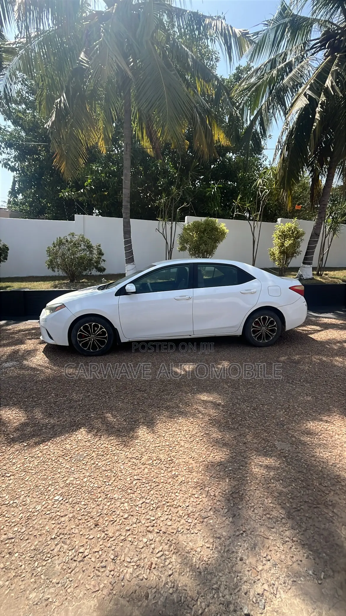 Toyota Corolla LE 4dr Sedan (1.8L 4cyl CVT) 2016 White