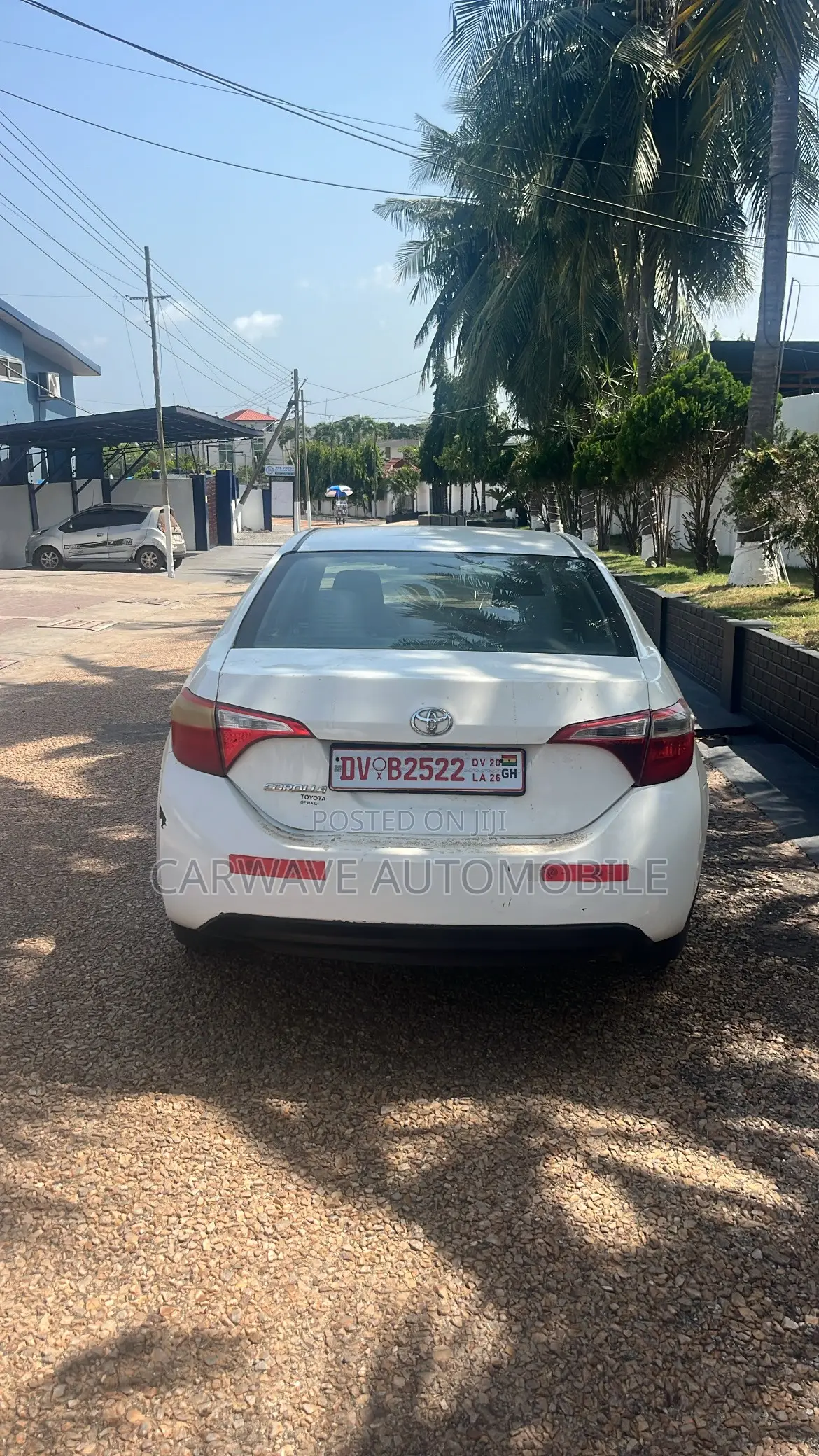 Toyota Corolla LE 4dr Sedan (1.8L 4cyl CVT) 2016 White