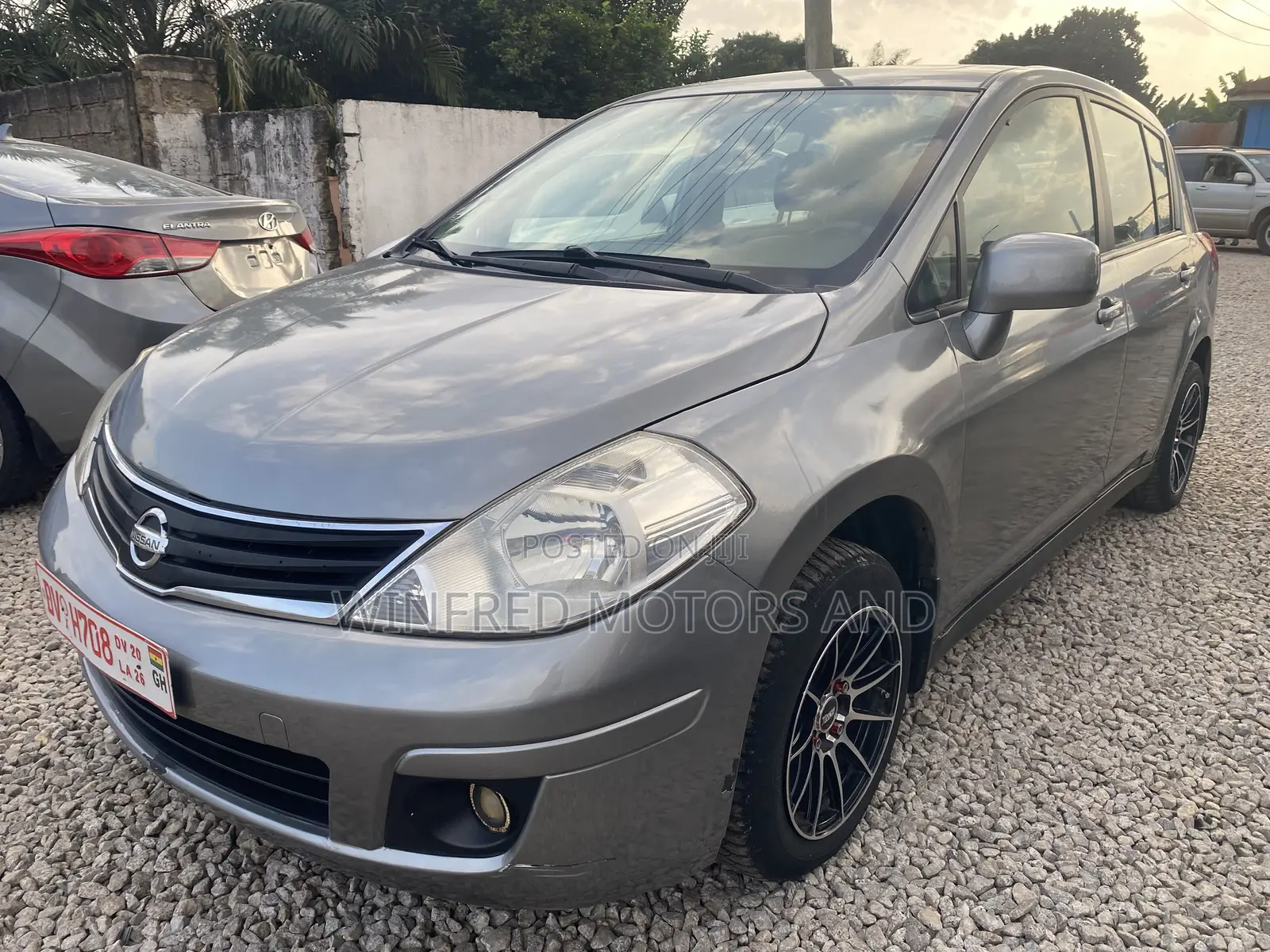 Nissan Versa 1.6 SV Sedan 2012 Gray