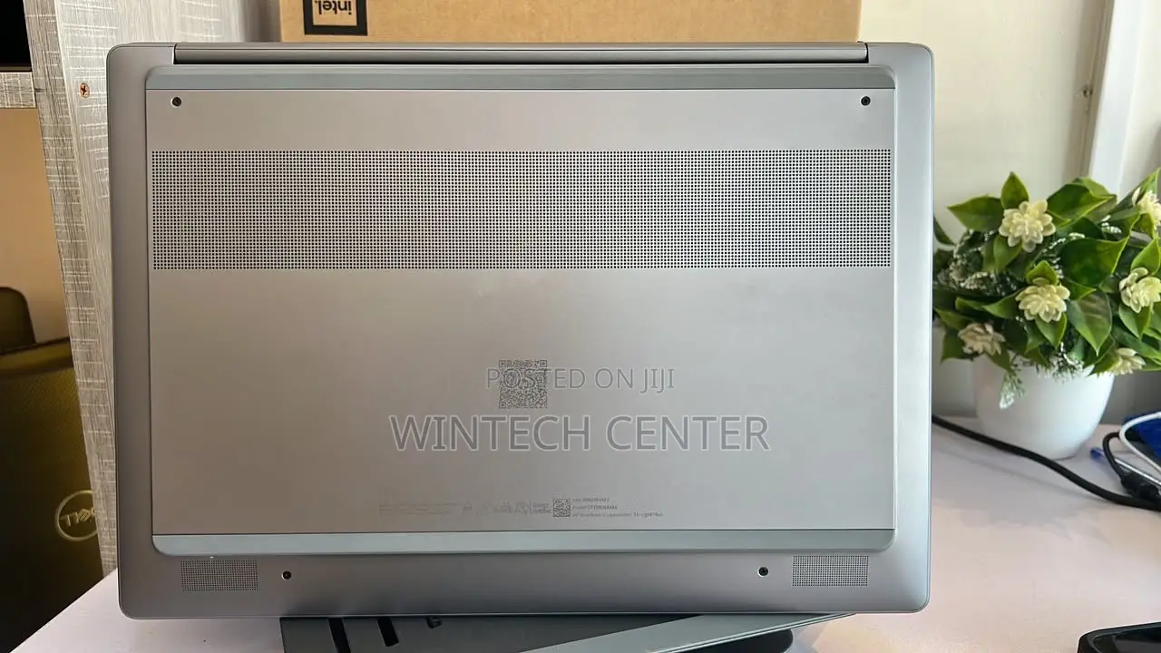 New Laptop HP OmniBook 5 16" 16GB AMD Ryzen 7 SSD 1T