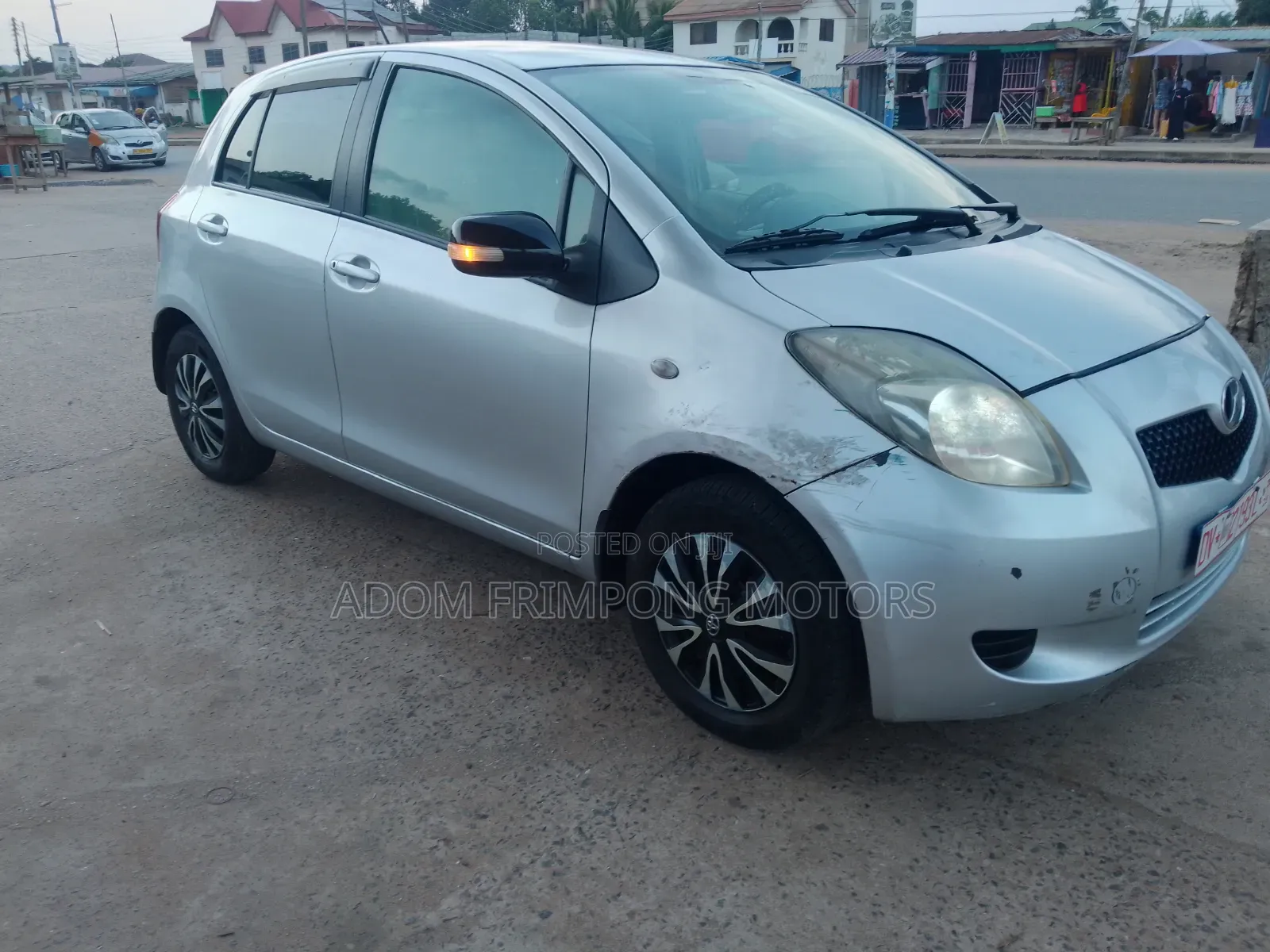 Toyota Vitz 2010 Silver
