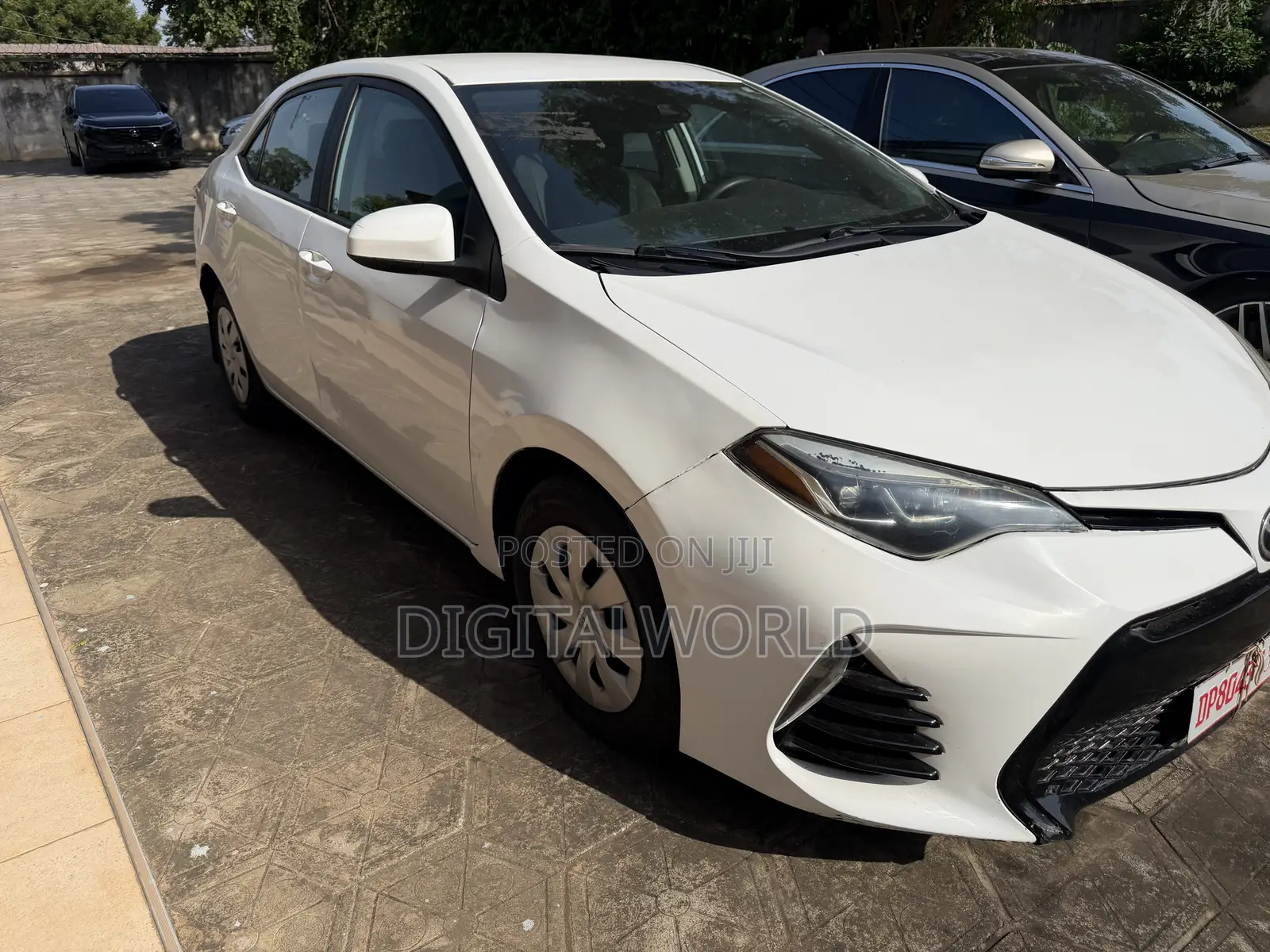 Toyota Corolla LE Eco (1.8L 4cyl 2A) 2018 White