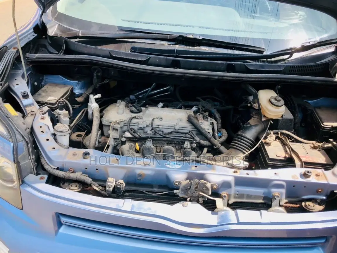 Toyota Voxy V 2WD 8-Seater 2012 Blue