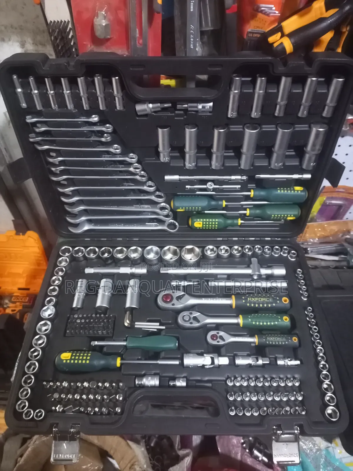 220pcs 1/4,3/8&1/2 Drive Socket Set