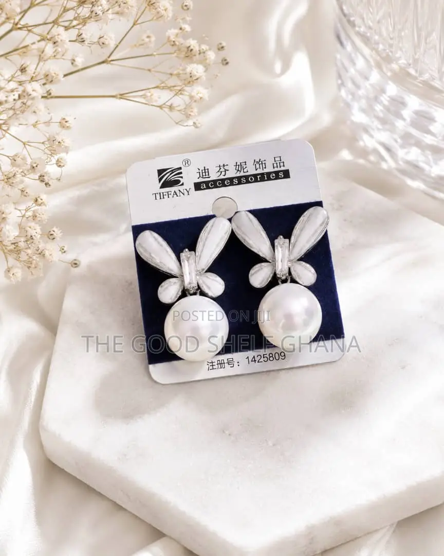 Elegant Earrings for Occasions