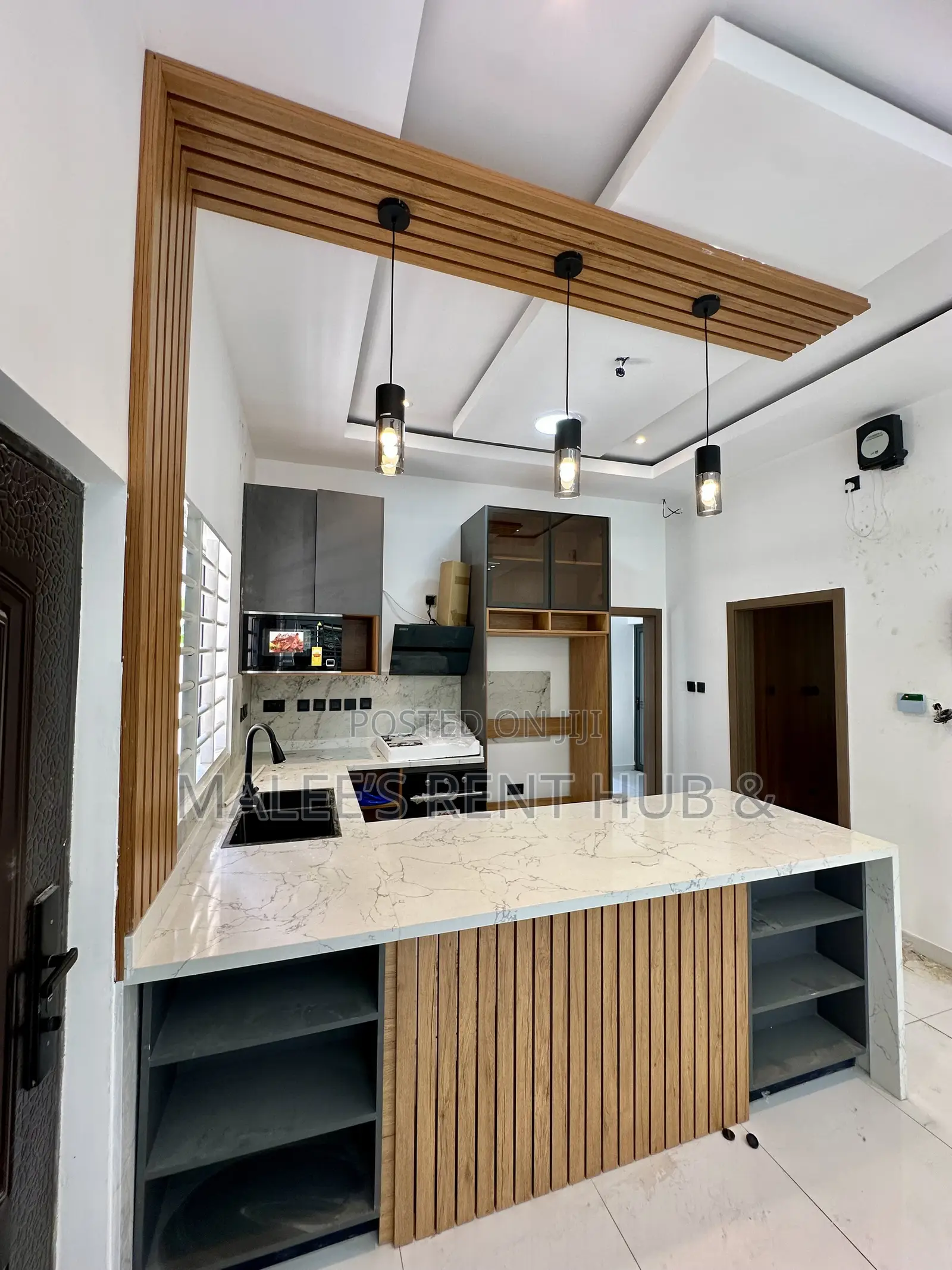 3bdrm House in Maleesrenthub, Spintex for sale