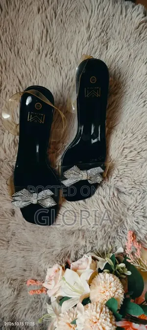 Ladies Spool Kitten Heels