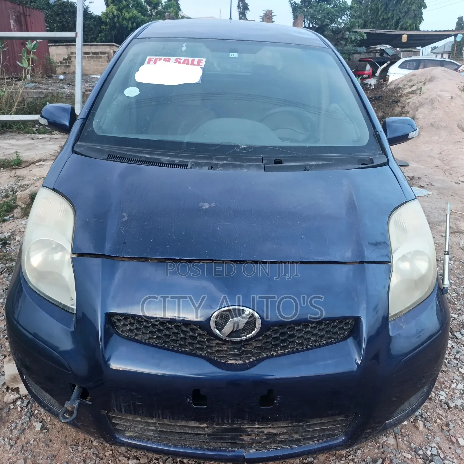 Toyota Vitz 2010 Blue