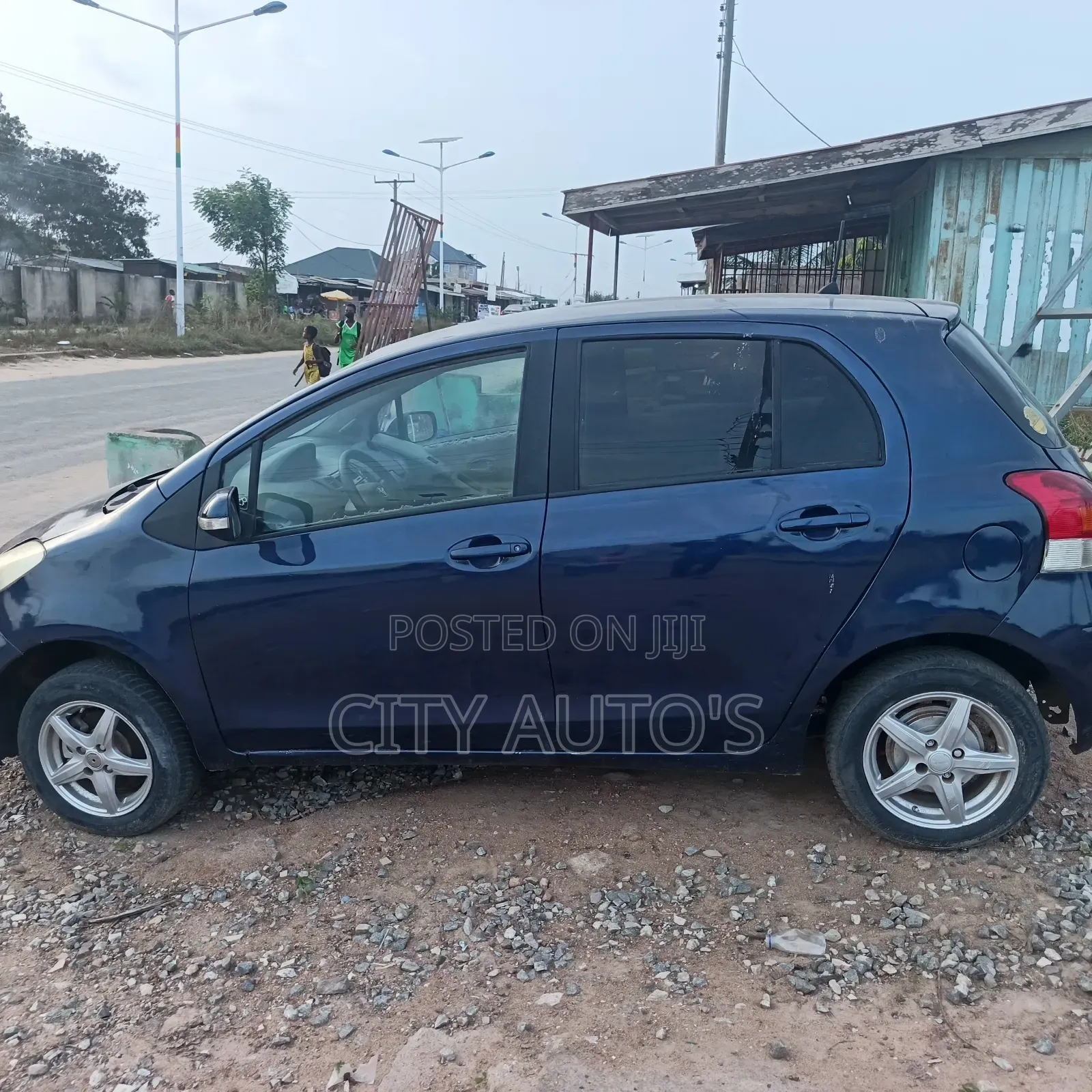 Toyota Vitz 2010 Blue