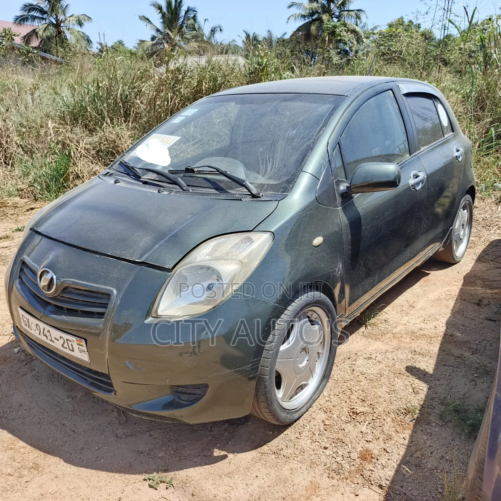 Toyota Vitz 1.0 FWD 3dr 2010 Green