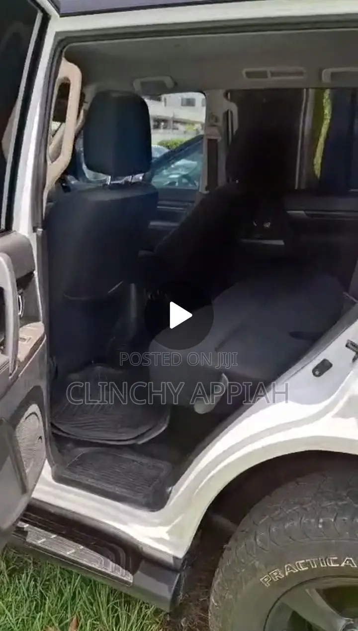Mitsubishi Pajero 2017 White